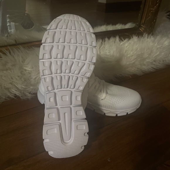 Women’s white lightweight Comfortable shoes - Picture 4 of 5